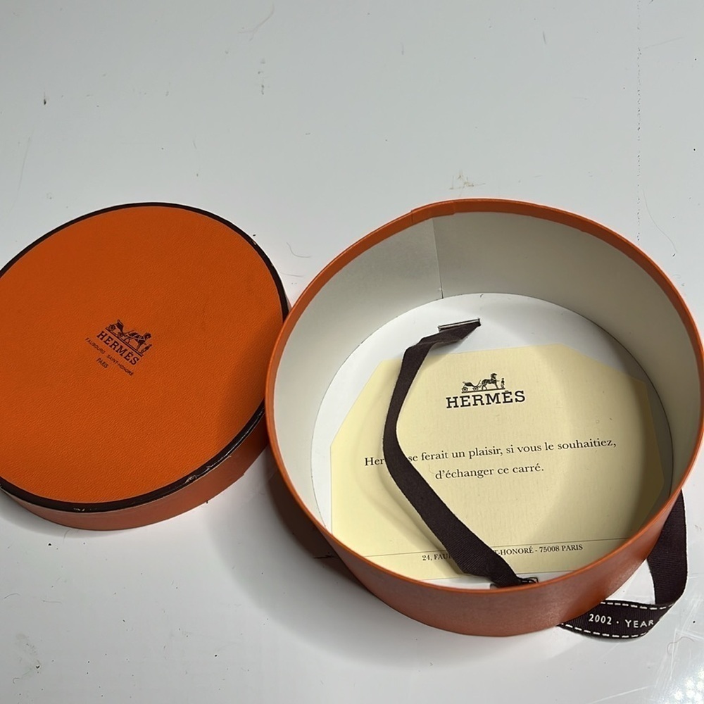 Hermès - Plissé Silk Handkerchie - Silk Orange Pleated Scarf with Box - Unworn - Picture 7 of 8